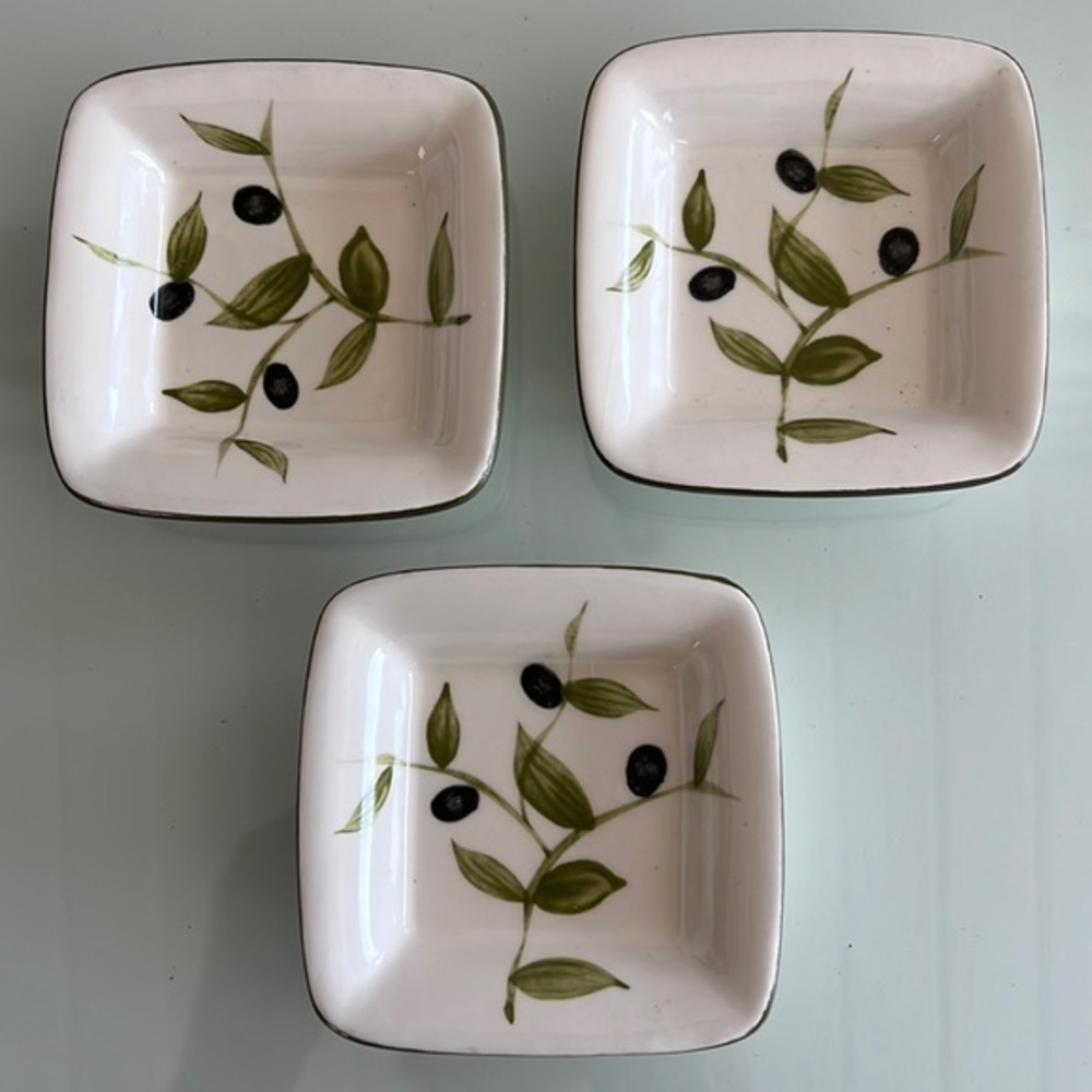 OLIVE PLATES (3)